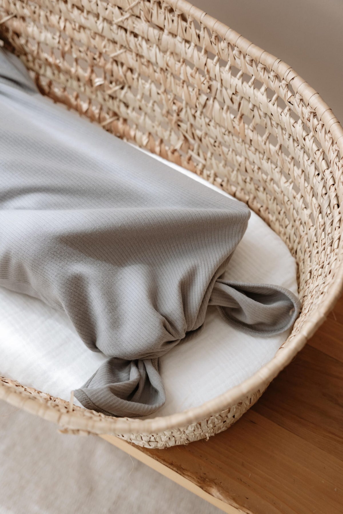 Cotton Newborn Gray Knotted Gown & Hat Set product image 3 by Dos Junior