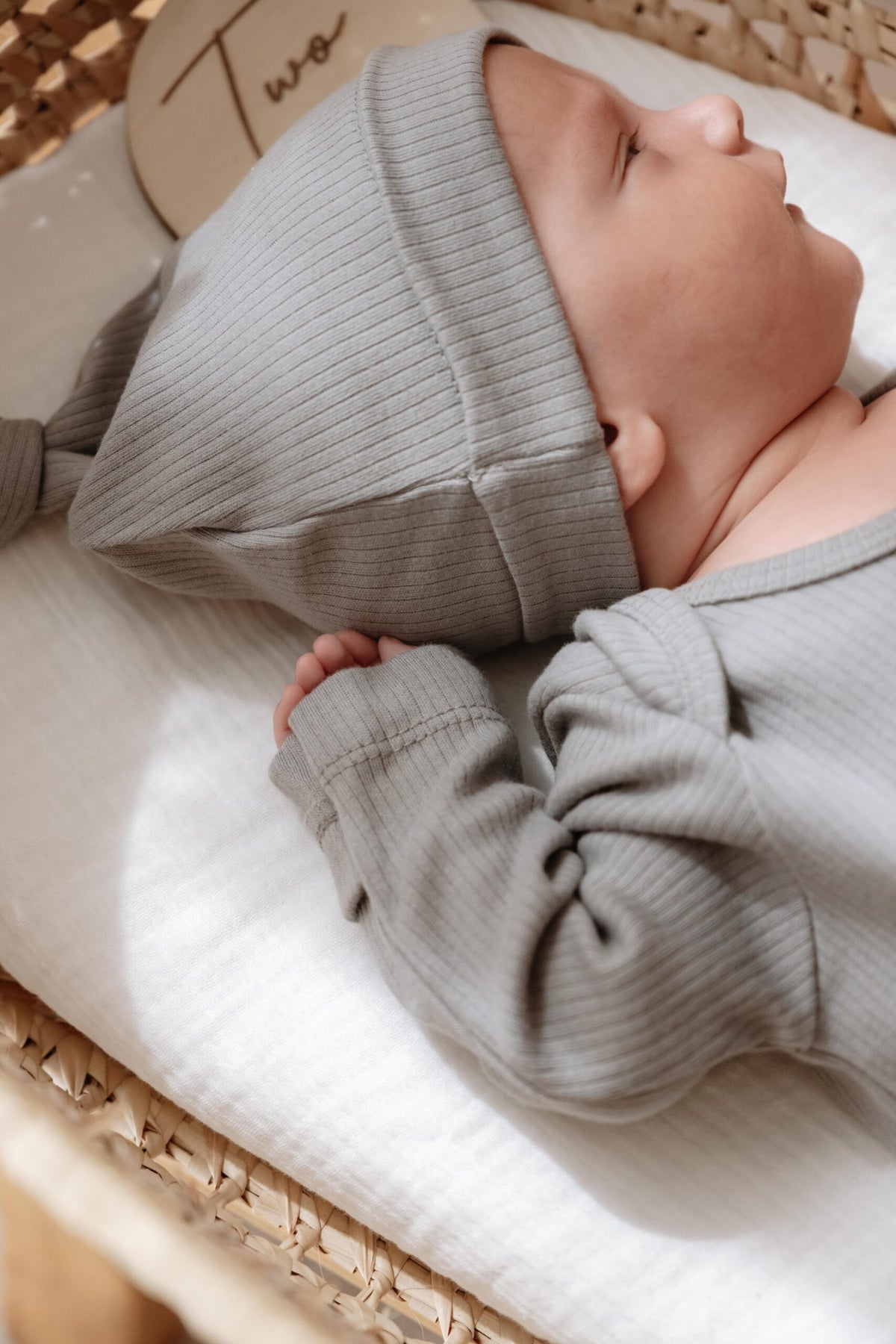 Cotton Newborn Gray Knotted Gown & Hat Set product image 4 by Dos Junior