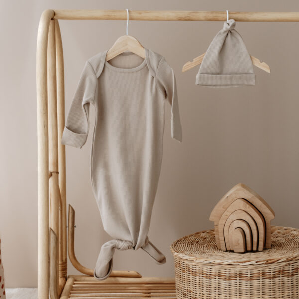 Ribbed Newborn Knotted Gown Set with Hat & Bag – Baby Sleepwear 0-3M
