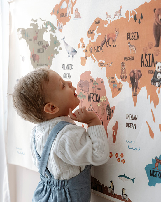 hero section dosjunior walldecal