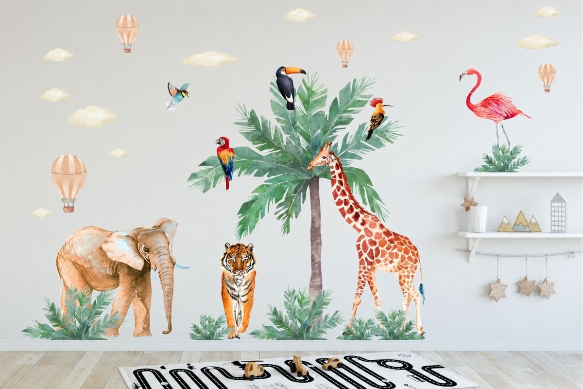 Giraffe nursery wall decor